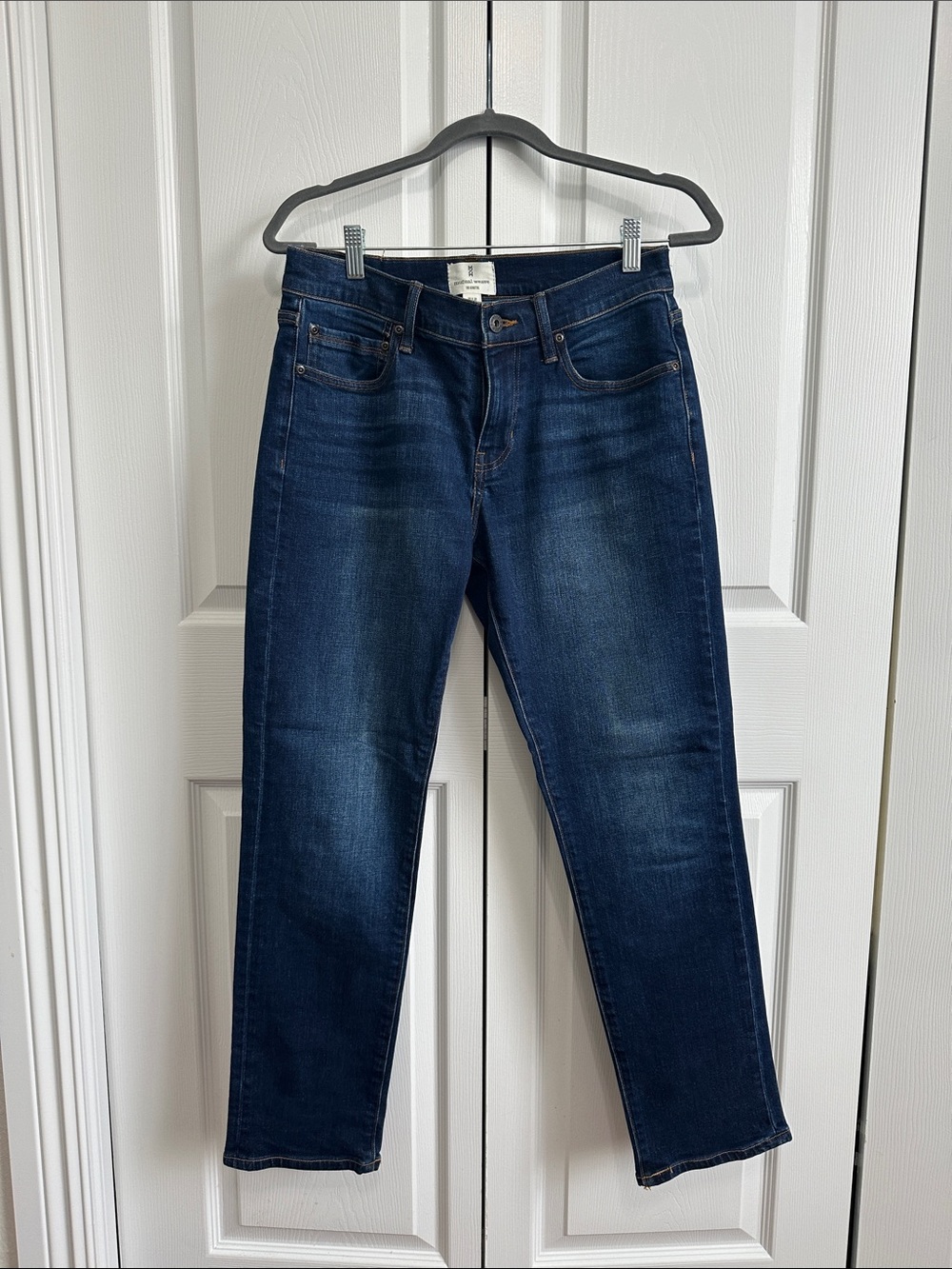 Men's Straight Jeans in Dark Blue Wash - Classic Fit